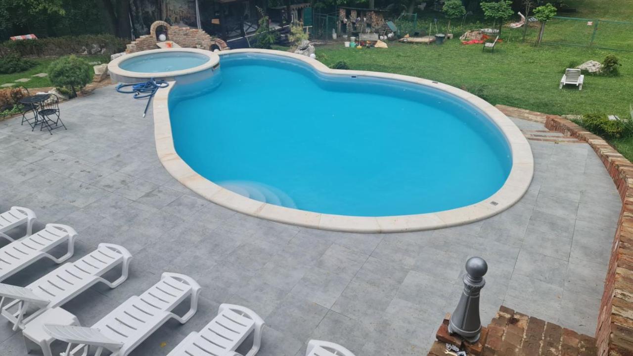 Panorama & *